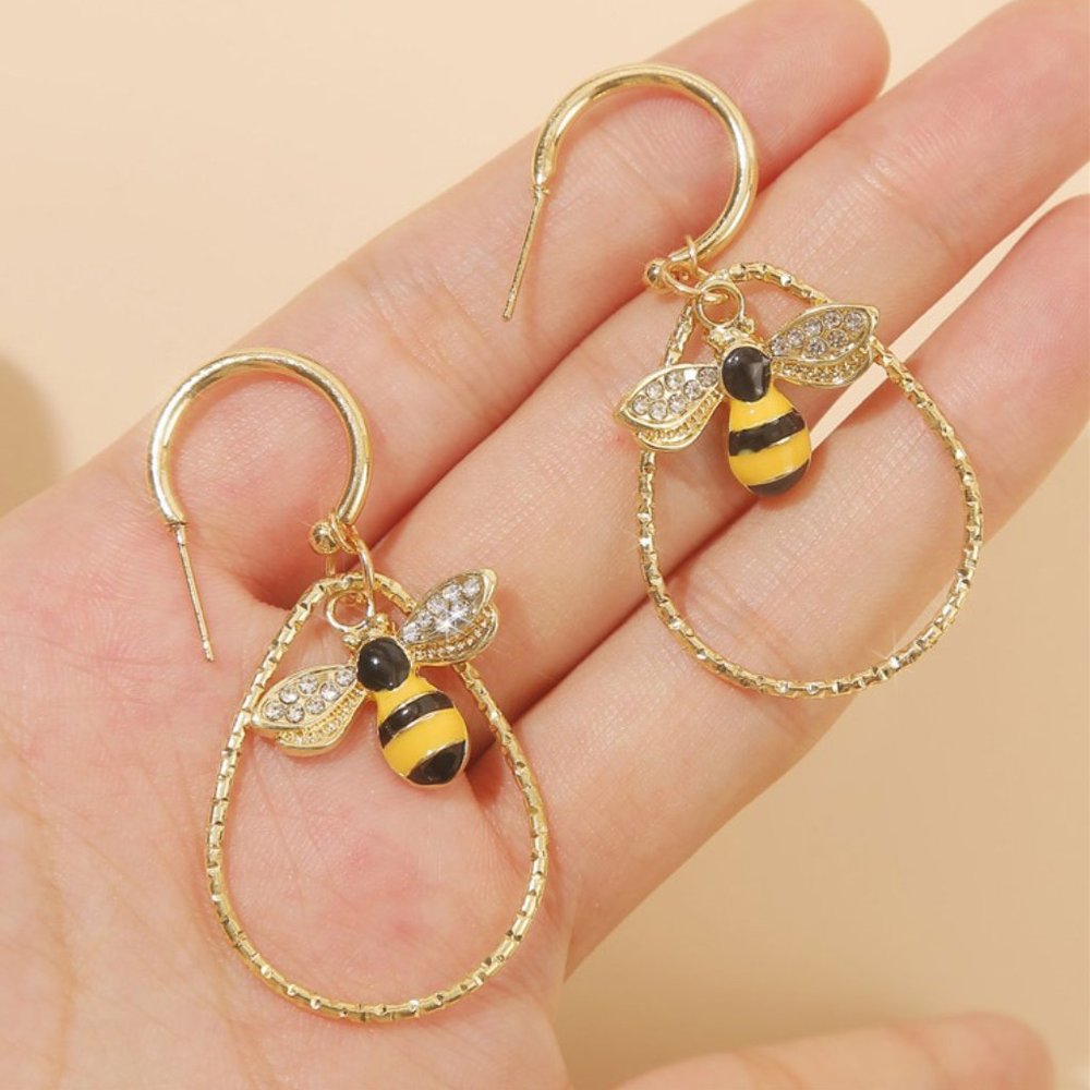 💛HP💛 Bee Earrings